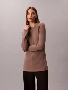 Räätälöity neulottu slim-tunika