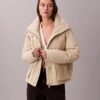 Sherpa-kauluksellinen rento takki Sherpa-kauluksellinen rento takki