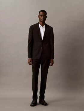 Slim Fit -pukuhousut