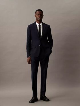 Slim Fit -pukutakki