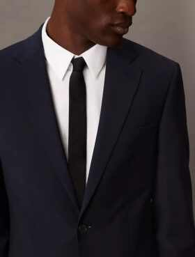 Slim Fit -pukutakki