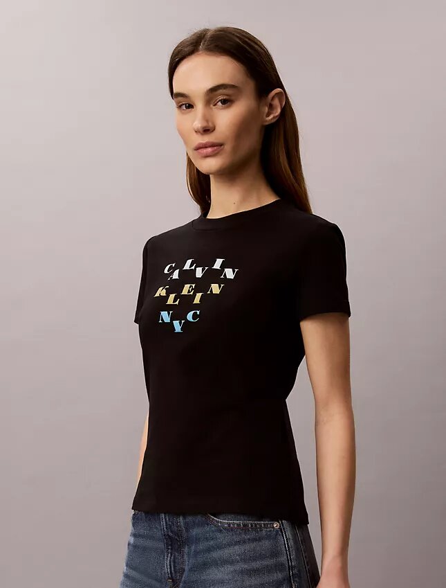 Slim-mallinen kerroksellinen logopaita Slim-mallinen kerroksellinen logopaita
