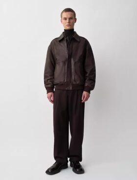Tuhkanharmaa turtleneck-villapaita
