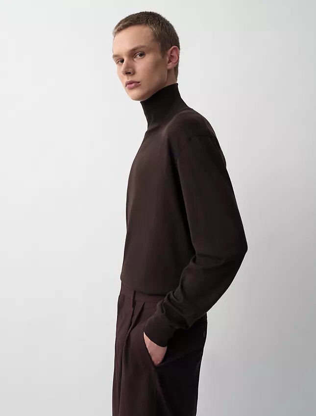 Tuhkanharmaa turtleneck-villapaita Tuhkanharmaa turtleneck-villapaita