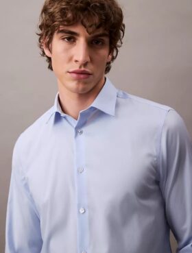 Tyylikäs, joustava slim fit -paita napit edessä