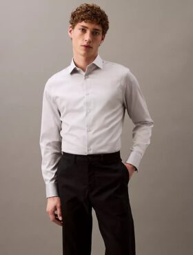 Tyylikäs, joustava slim fit -paita napit edessä