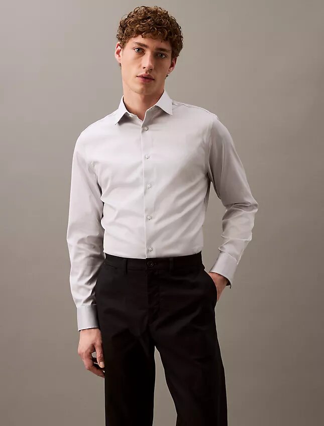 Tyylikäs, joustava slim fit -paita napit edessä Tyylikäs, joustava slim fit -paita napit edessä