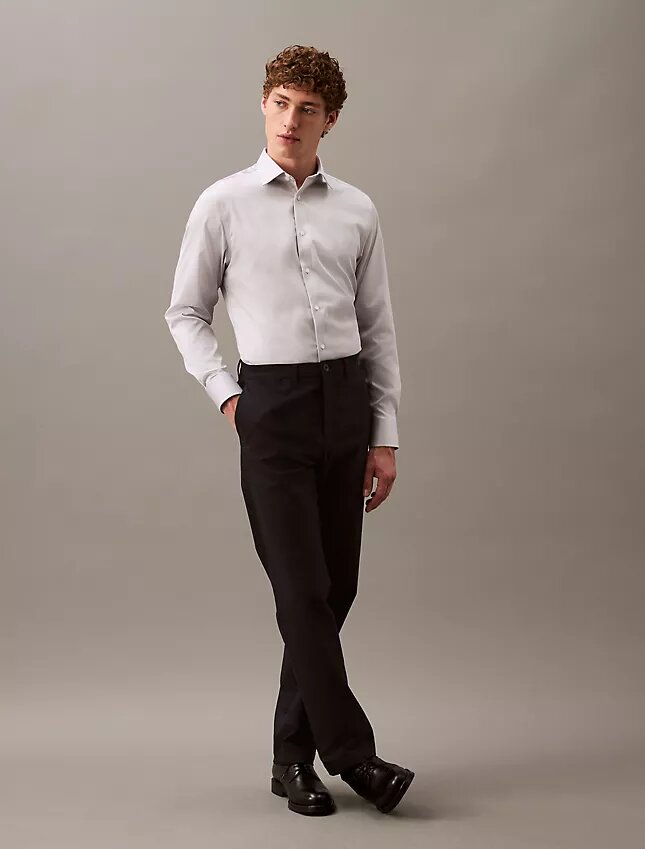 Tyylikäs, joustava slim fit -paita napit edessä Tyylikäs, joustava slim fit -paita napit edessä