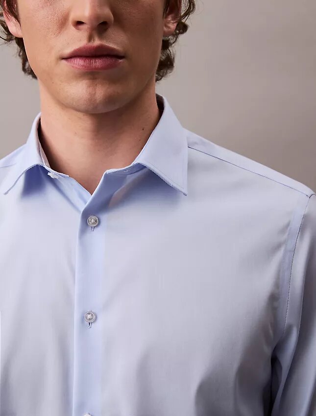 Tyylikäs, joustava slim fit -paita napit edessä Tyylikäs, joustava slim fit -paita napit edessä