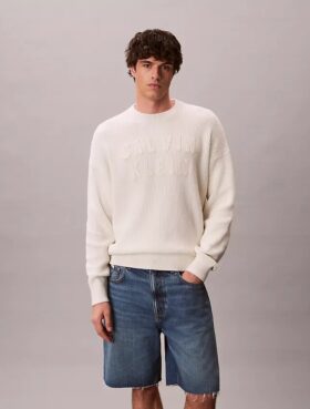 Varsity-logolla varustettu rento villapaita