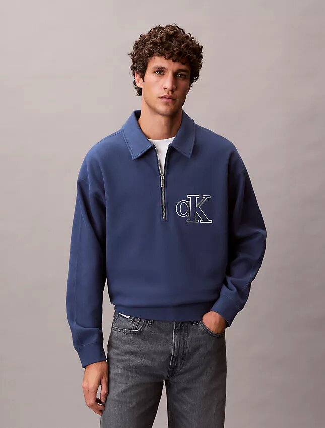 Varsity-monogram-logolla varustettu neljännesvetoketjullinen collegepaita Varsity-monogram-logolla varustettu neljännesvetoketjullinen collegepaita