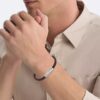 Viistetty ID-nahkaranneke