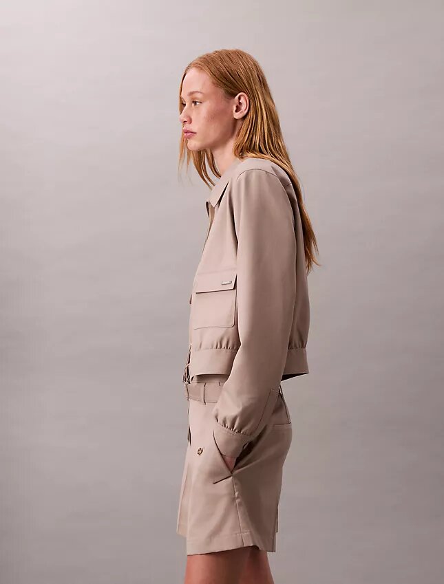 Villaseoksesta valmistetut herringbone-kuvioiset käytännölliset shortsit Villaseoksesta valmistetut herringbone-kuvioiset käytännölliset shortsit