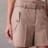 Villaseoksesta valmistetut herringbone-kuvioiset käytännölliset shortsit Villaseoksesta valmistetut herringbone-kuvioiset käytännölliset shortsit