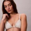 Yksivärinen kolmiomallinen Bikini-mallinen uimapuvun yläosa
