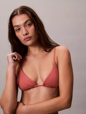 Yksivärinen kolmiomallinen Bikini-mallinen uimapuvun yläosa