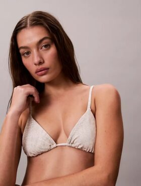 Yksivärinen kolmiomallinen Bikini-mallinen uimapuvun yläosa